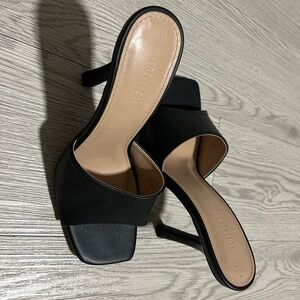 Forever 21 Elegant Black Heeled Mules